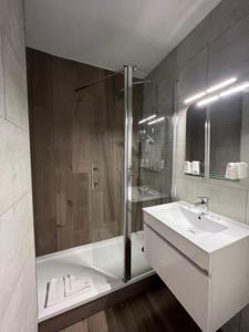 Hotels Hotel Espace Montclar : photos des chambres