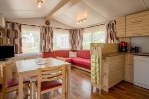 Appartements Mobil Home dans camping Frejus : photos des chambres