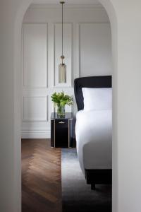 Junior King Suite with Balcony and View room in Ambasciatori Palace Hotel