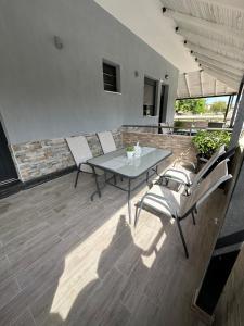 Grey Pearls Apartments