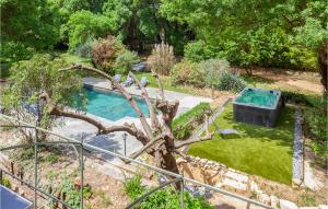 Maisons de vacances Nice Home In Cabasse With Outdoor Swimming Pool, Wifi And 4 Bedrooms : photos des chambres