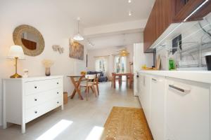 Elounda Helios Luxury Apartment with Rooftop Jacuzzi