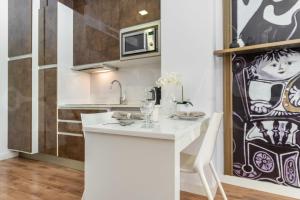 Central & cosy studio in front of Picasso museum by REMS