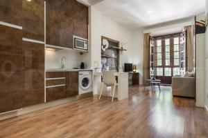 Central & cosy studio in front of Picasso museum by REMS