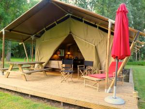 Tentes de luxe Tentes Safari aux Gites de Cormenin : photos des chambres