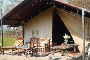 Tentes de luxe Tentes Safari aux Gites de Cormenin : photos des chambres