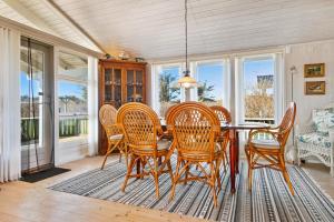 Lovely, Authentic Holiday Home 350 Meters From The Beach