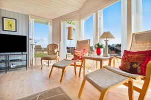 Lovely, Authentic Holiday Home 350 Meters From The Beach