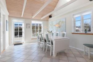 Unique Holiday Home Located On Norgesvej 8