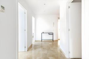 Luxury & Sunny Apartment with Breathtaking View in Marbella East