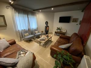 Beautiful 3 bed cottage in Lymington. Perfectly located for Coast and New Forest