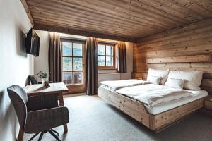 Standard Double Room room in Hotel Chalets Grosslehen