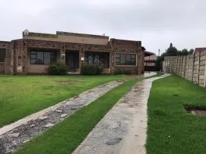 VQS Guesthouse - Grootgewaagd