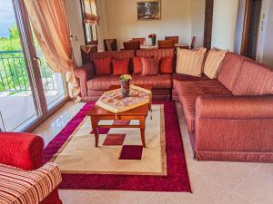 Villa Etheras - Nested between Nature by Amazing View - 5 mins from Edessa