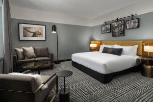 Deluxe King Room with Sofa Bed room in The Union Club Hotel at Purdue University Autograph Collection