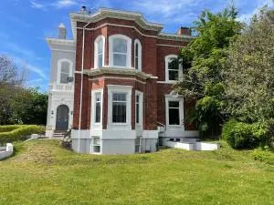 Beach House 3 Bed Penthouse Apartment - Ainsdale