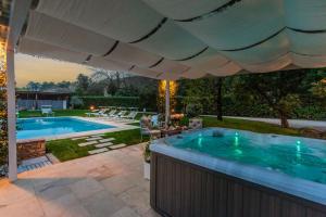 Villa Catia Farmhouse, Three Luxury Bedrooms, a Jacuzzi Pool and a Dream-Like Getaway Experience