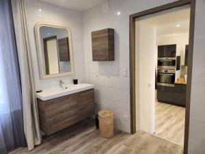 Appartements Appartement avec baignoire - Hautvillers : photos des chambres