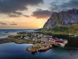 Reine Rorbuer - by Classic Norway Hotels - Værøy
