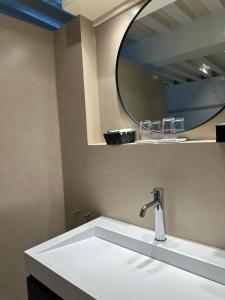 Triple Room with Canal View room in Hotel Grand Canal