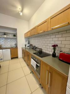 Boutique Apartments - Elegant 1906 Period (95m2)