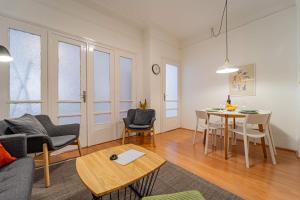 Central&Cozy Balcony!3bdr 2bth