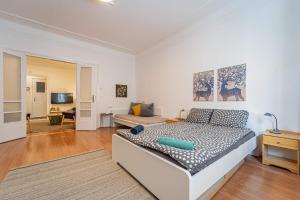 Central&Cozy Balcony!3bdr 2bth