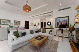 Maison Privee - Splendid Apt on The Palm with Stunning Sea Views