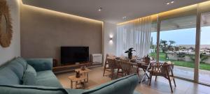 Salt n Blue Villa Palase