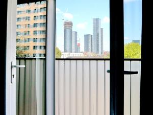 OpenPlan Stylish Flat - 10mins to Man Oxford Rd - Pass the Keys