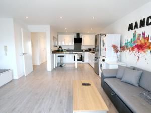 OpenPlan Stylish Flat - 10mins to Man Oxford Rd - Pass the Keys