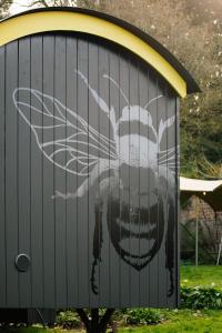 Beekeepers Hut - Hawarden Estate