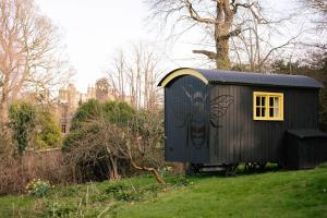 Beekeepers Hut - Hawarden Estate