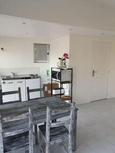 Lumineux logement indépendant de plain-pied