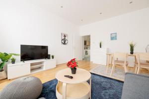 Charming Apartment near Center