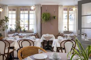 Hotels Hotel de Lion sur Mer : photos des chambres