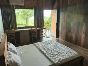 Bến Hồ Homestay