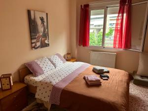 Capital apartment next to Metro station with parking spot to explore Athens