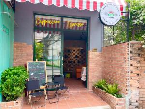 Ahu Hotel & Apartment