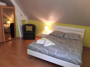 B&B / Chambres d'hotes Les Aulnays : Chambre Double - Vue sur Jardin