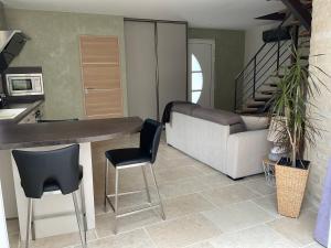 LOGIS DU FAUBOURG petite maison de charme, tranquille, calme et lumineuse