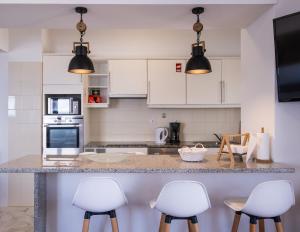 Paradise Gorgeous Views Best Location on Island!