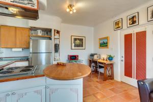 El Prado Couples Escape with Hot Tub!