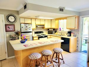 Gulf Highlands Resort Walk to Beach 5 minutes