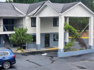 Days Inn by Wyndham Dahlonega University Area