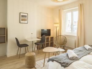 Appartements Ateliers Begand Studio 10 - Proximite Gare - Parking offert : photos des chambres