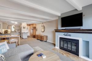 Mountain Views & Meadows