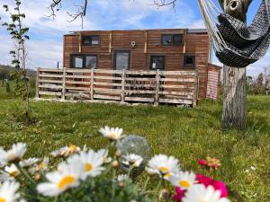 Chalets Tiny House dans jardin prive a la campagne : photos des chambres