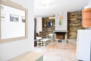 Barreira Beachfront Room 1