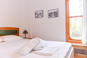 Barreira Beachfront Room 1